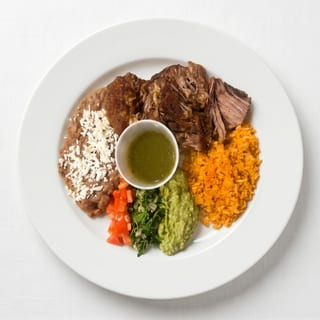 Plato de Carnitas (Carnitas Platter)